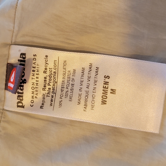 Women's Patagonia Nano Puff jacket, size M in gray - Picture 10 of 11